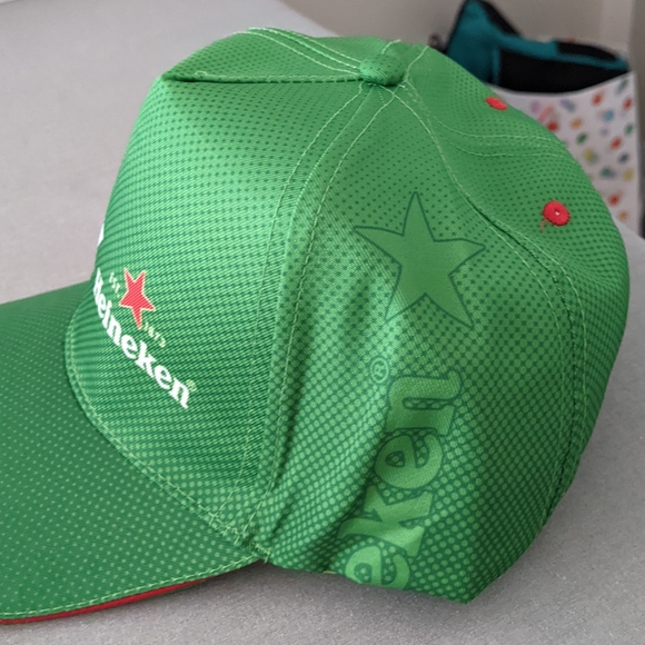 Official 2024 Heineken F1 cap - Picture 4 of 5